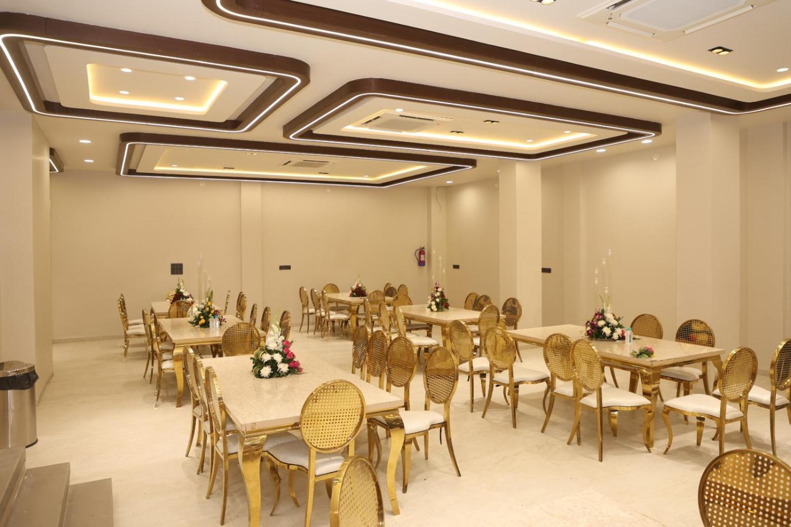 The Meera Hotel Удджайн Екстер'єр фото