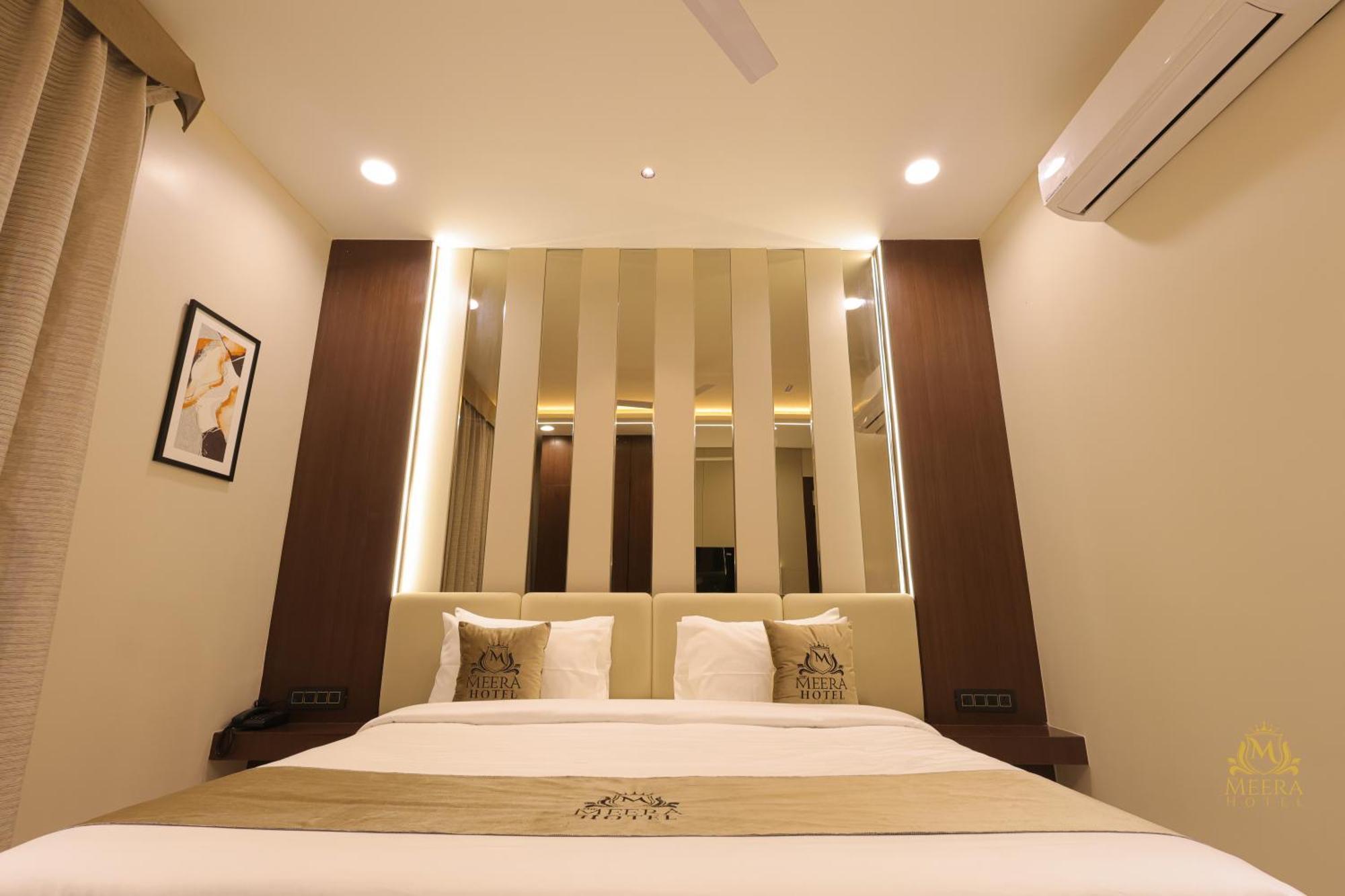 The Meera Hotel Удджайн Екстер'єр фото