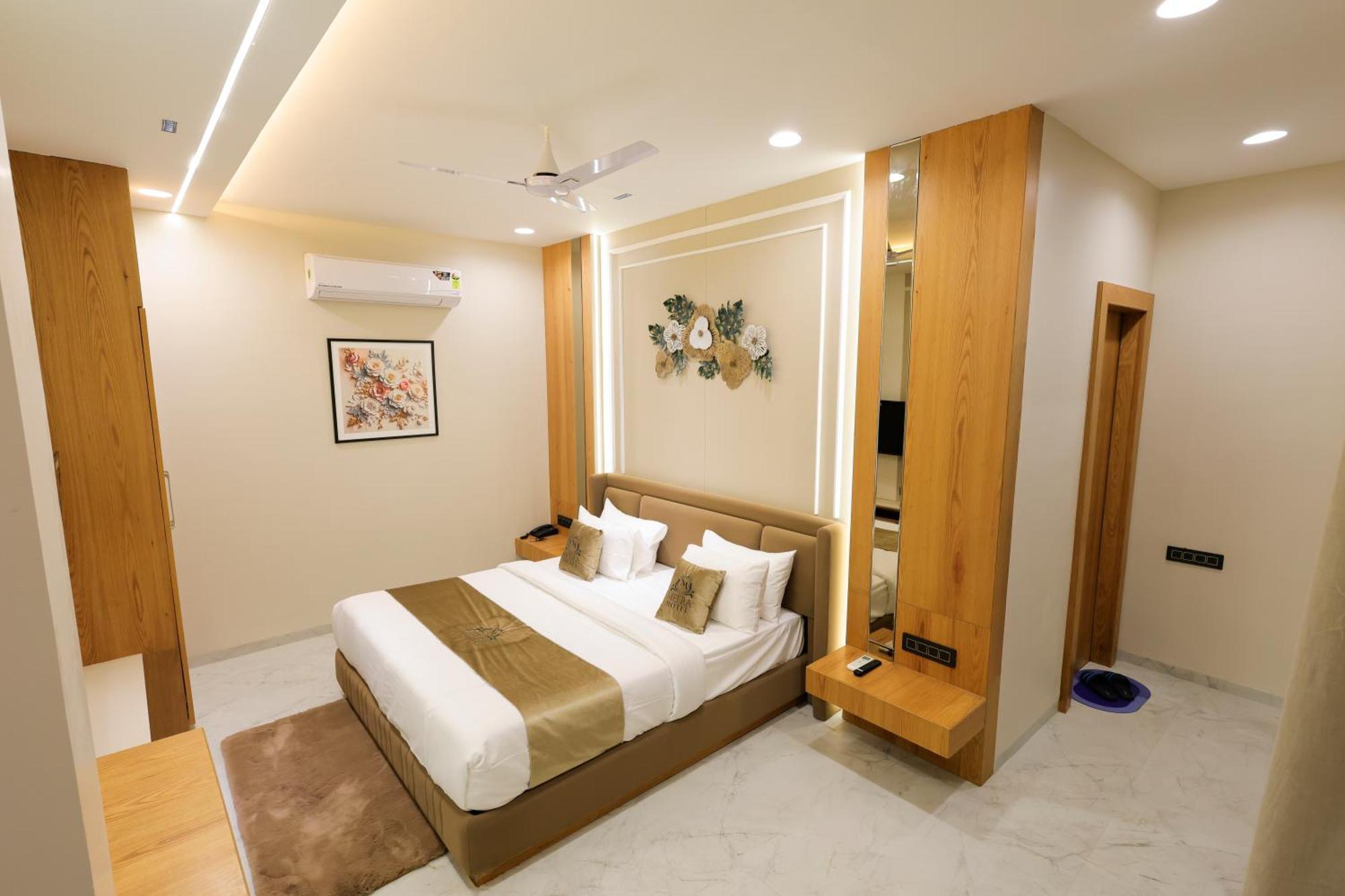 The Meera Hotel Удджайн Екстер'єр фото