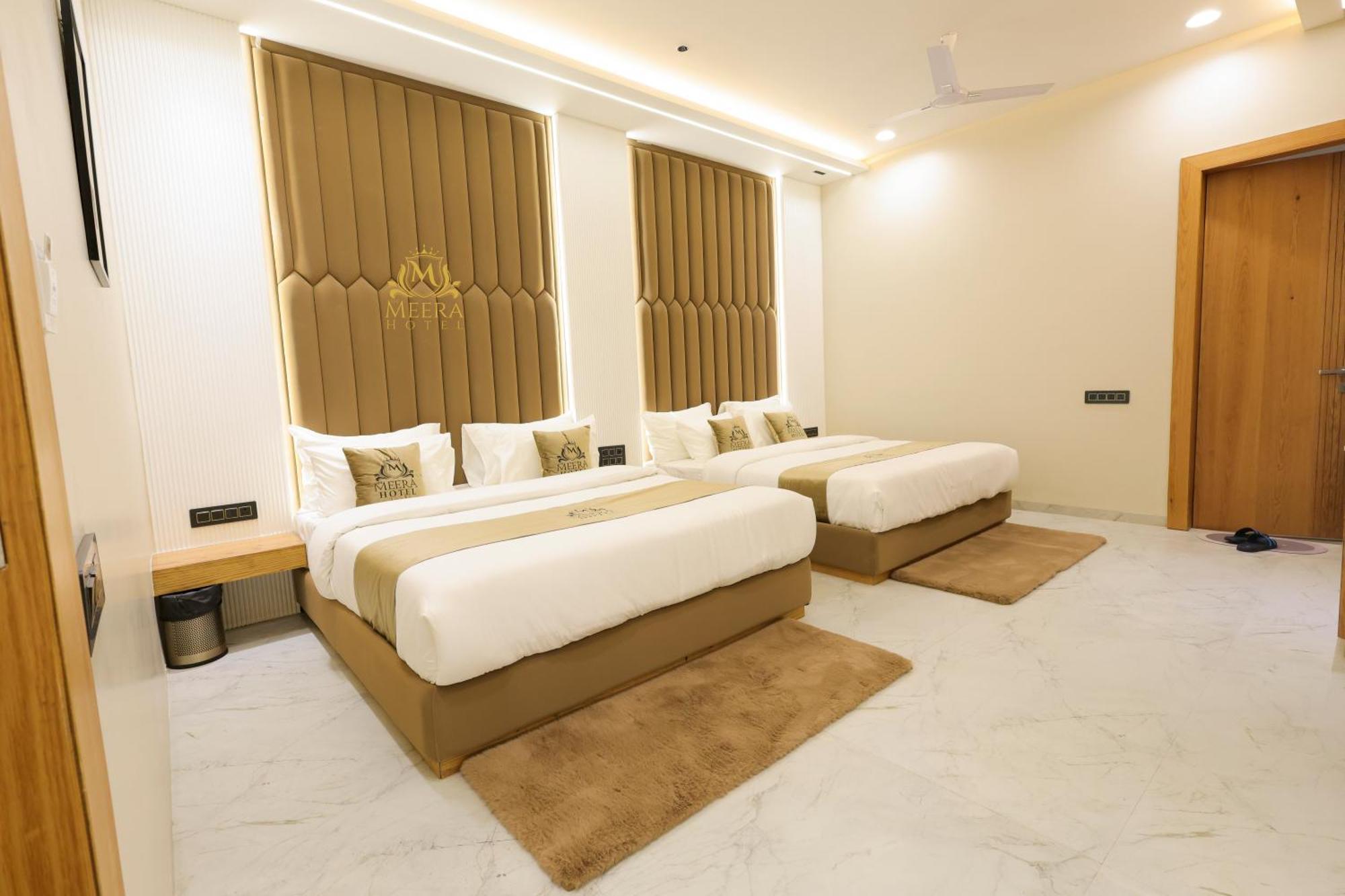 The Meera Hotel Удджайн Екстер'єр фото
